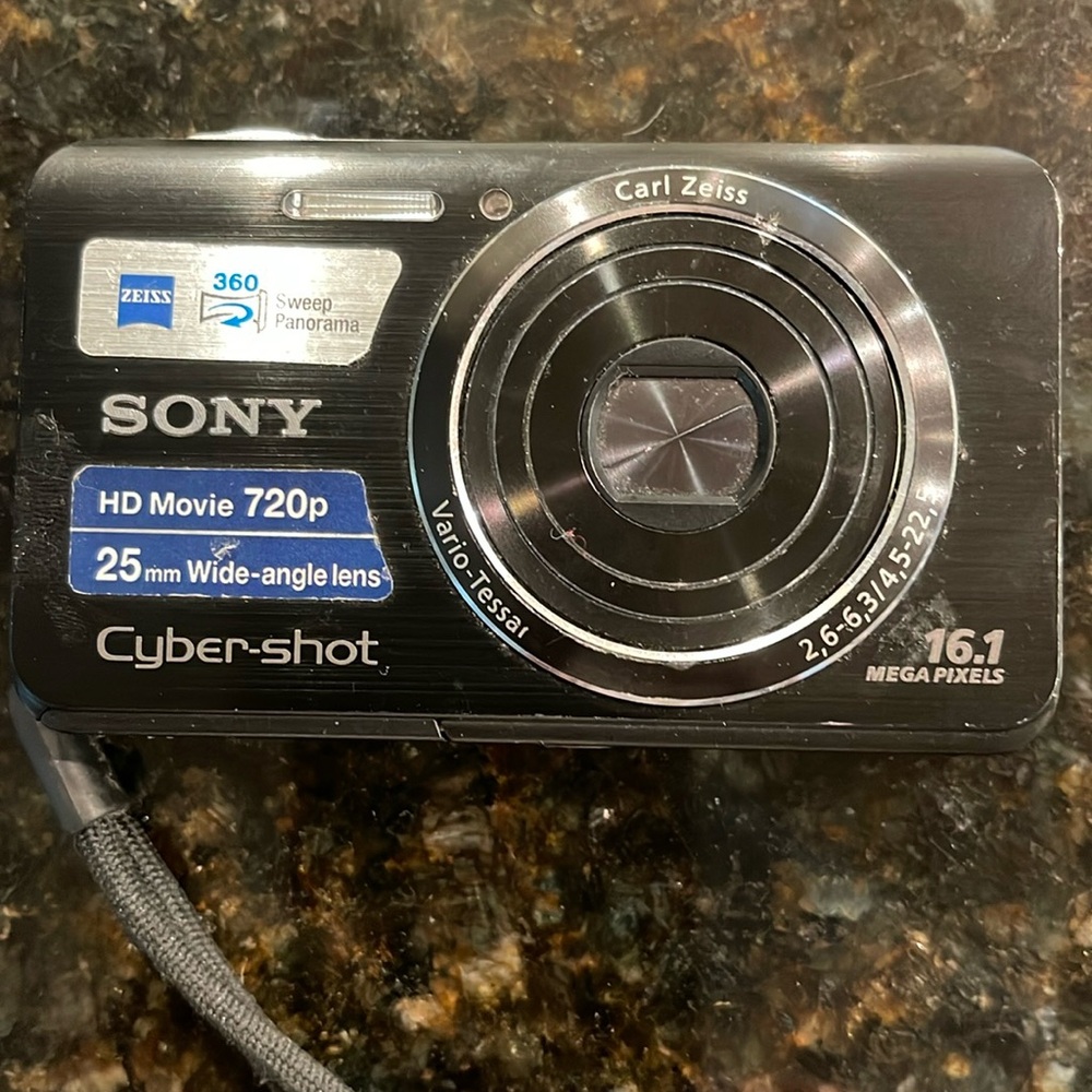 Sony Cyber Shot 16.1 megapixels 1.0 GB card included. No Charger.